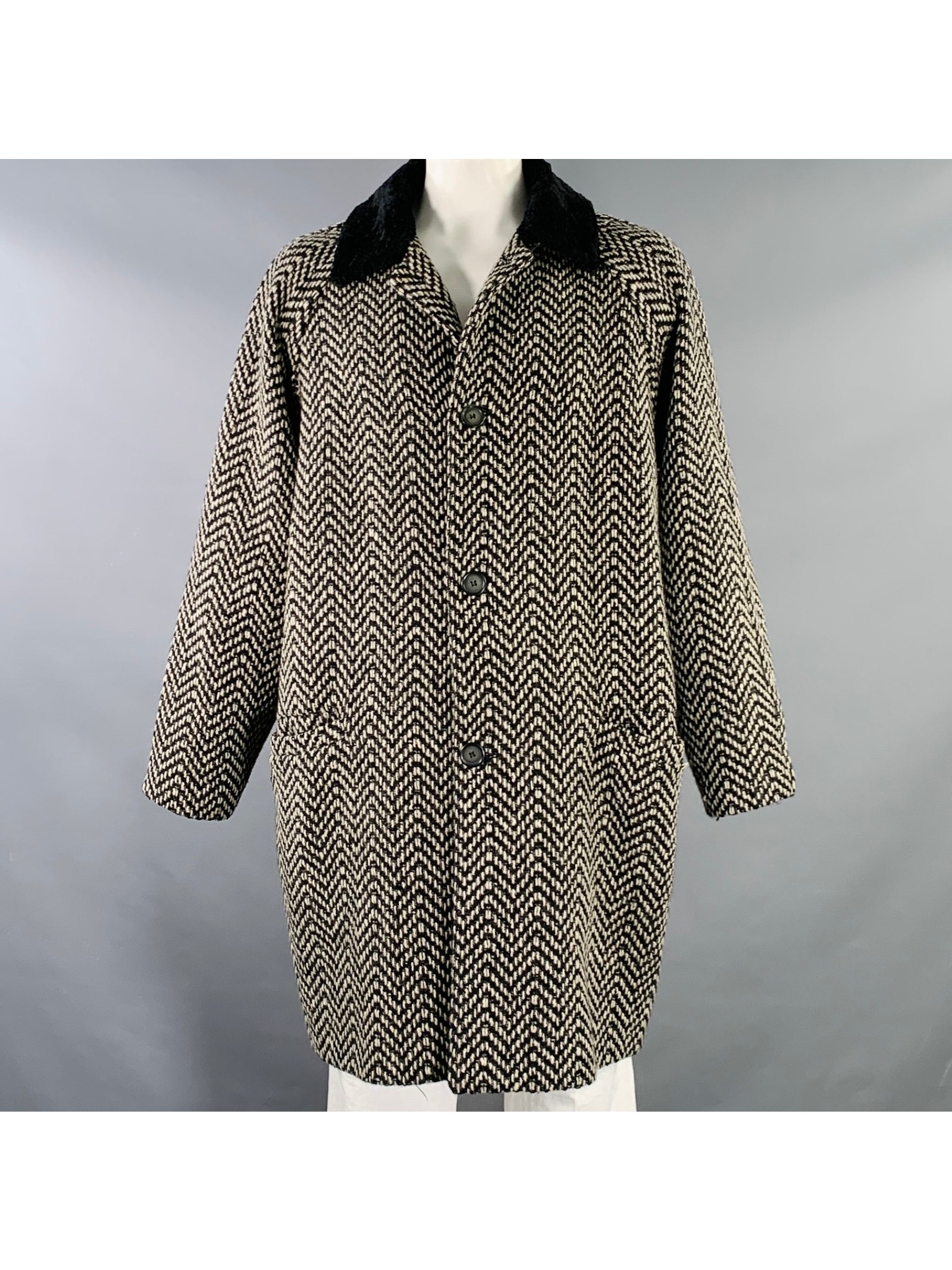Versus By Gianni Versace Size 44 Black White Herringbone Raglan Coat